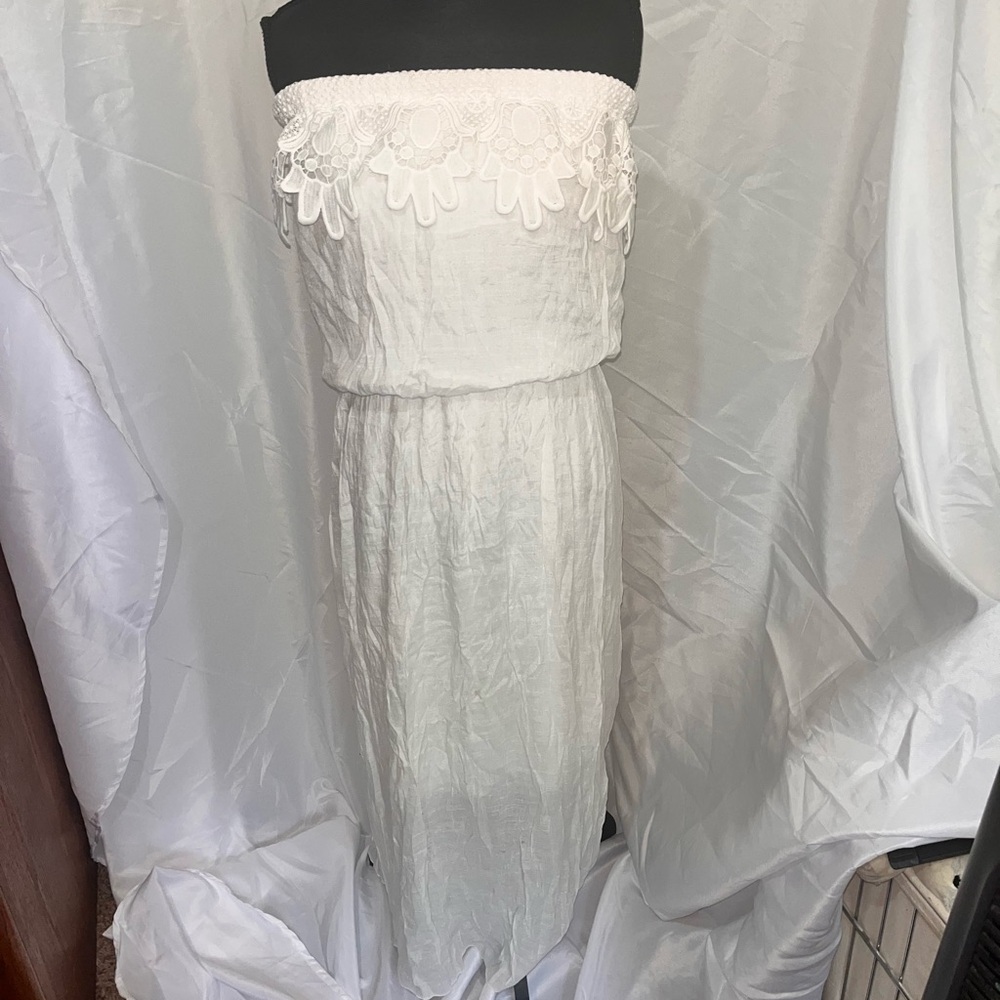 J Gee White Maxi Strapless Dress with Floral Crochet Trim Size Large